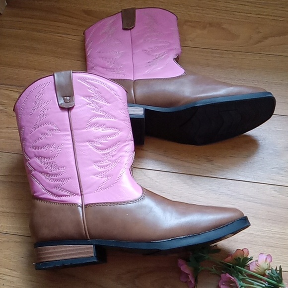 ⭐️Host Pick ⭐️SmartFit | Pink / Brown Faux Leather Cowboy Boots - Picture 6 of 10